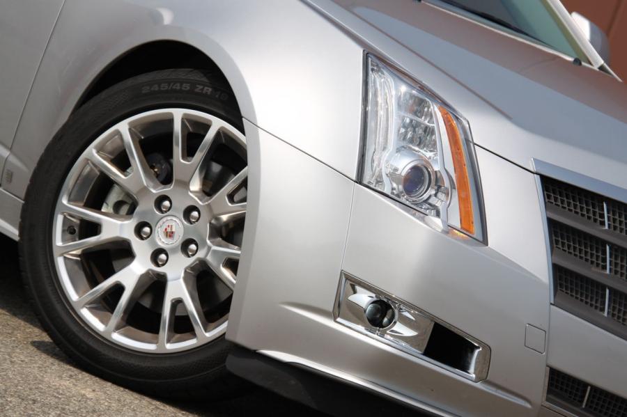  Cadillac CTS Sport Wagon 2010 года  (фото 3 из 53)